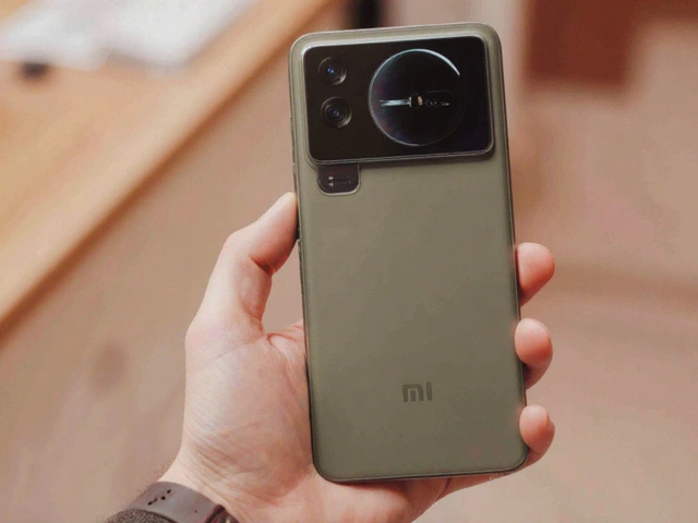 Xiaomi 17 Pro Max: द्वि‑स्क्रीन फोन से iPhone को धौंस