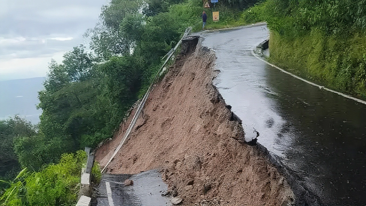 स्थानीय समुदायों पर प्रभाव और भविष्य की चुनौतियां